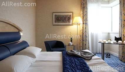 Hilton Hotel 28
